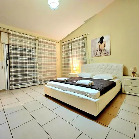 וילה Spacious With Private Pool פאפוס