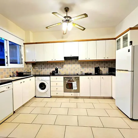 וילה Spacious With Private Pool