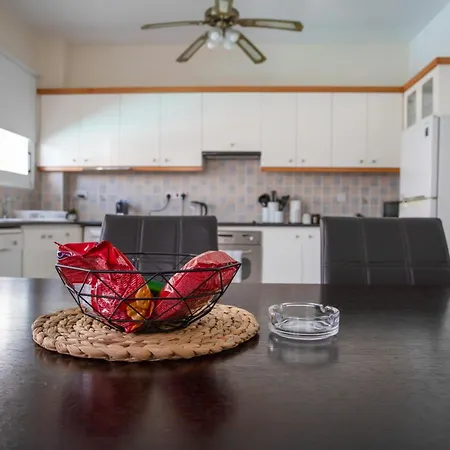 וילה Spacious With Private Pool פאפוס