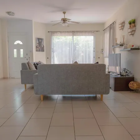 וילה Spacious With Private Pool פאפוס