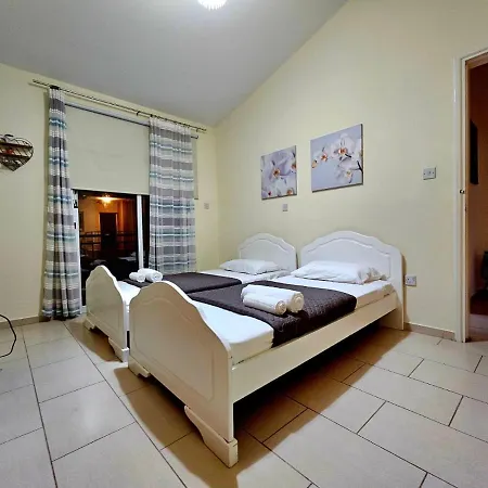 Spacious With Private Pool Paphos