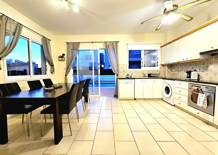 Spacious With Private Pool * Paphos
