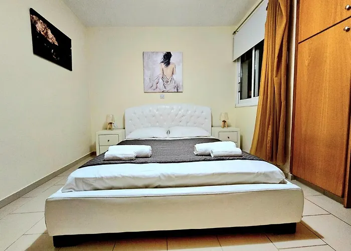 Spacious With Private Pool Vila Paphos