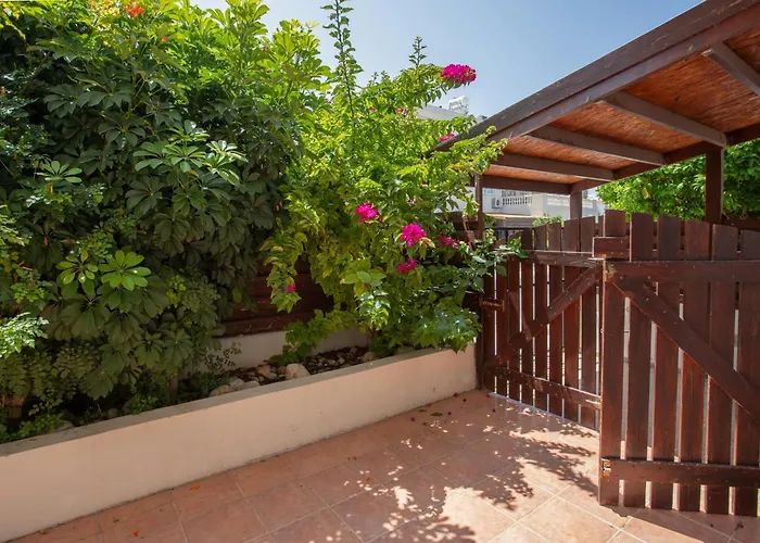 Spacious With Private Pool