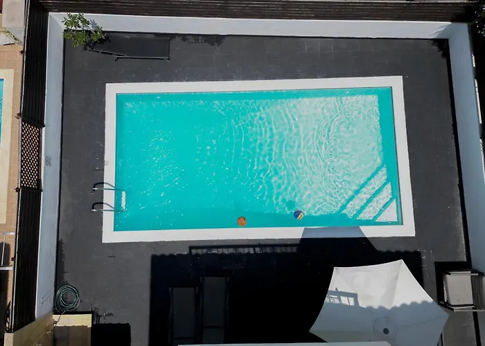 Spacious With Private Pool * パ フォス