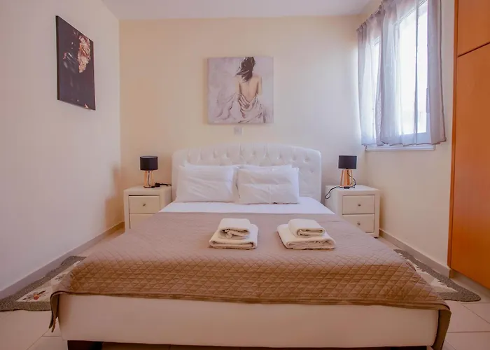 Spacious With Private Pool Vila *