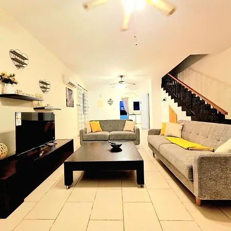 Spacious With Private Pool *