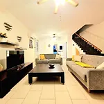 Spacious With Private Pool *