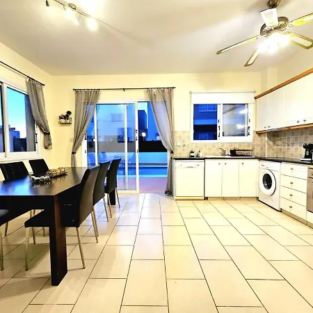 Spacious With Private Pool * Пафос