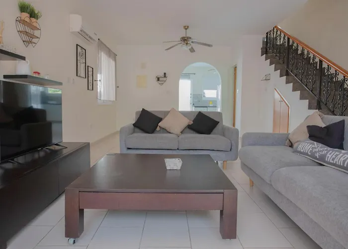 Spacious With Private Pool * Pafos
